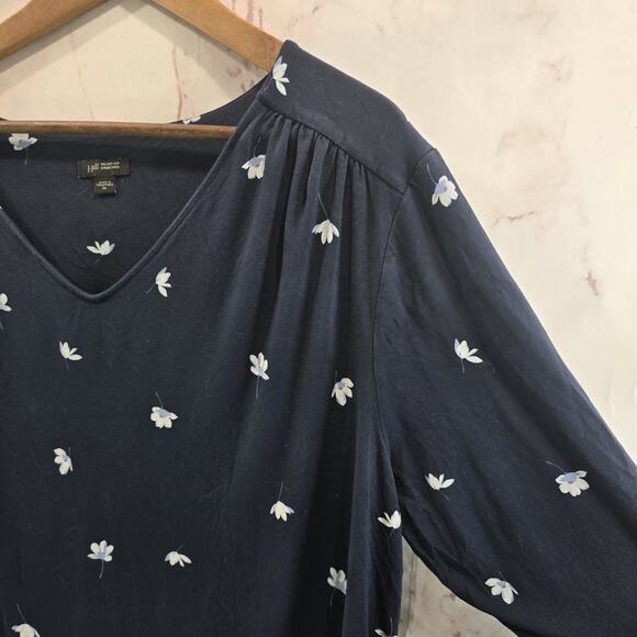 J Jill Shirt Womens XL Blue Floral Pattern V Neck Wearever Tee T Pleated Half - Picture 10 of 11